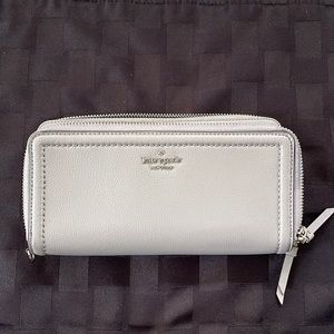 Kate Spade Large Carryall Wallet - Cool Grey